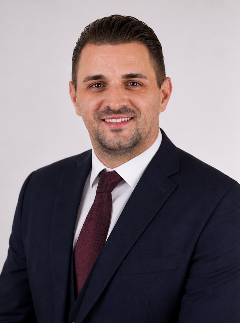 Astrit Rexhepi, Gründer und unabhängiger Finanzplaner